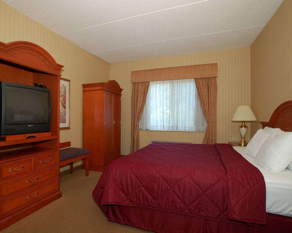 Comfort Inn & Suites Hawthorne Room photo